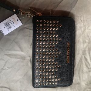 Hayes large flat black leather wallet